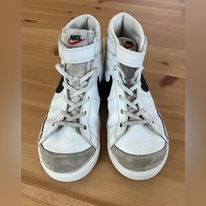 Nike tennis shoes blazer mix ‘77 size 3Y